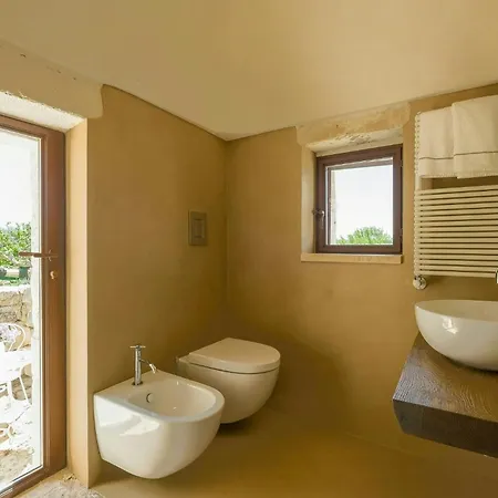 펜션 Trulli Borgo With Sauna In Valle D'itria